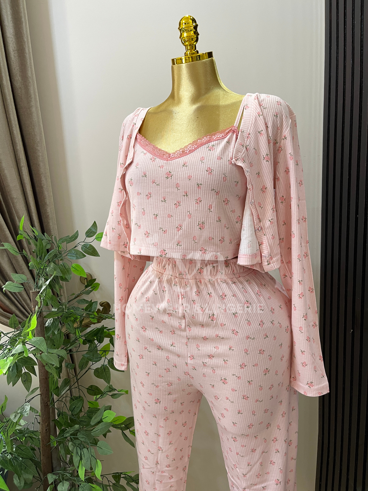 feminine 3-piece ribbed set