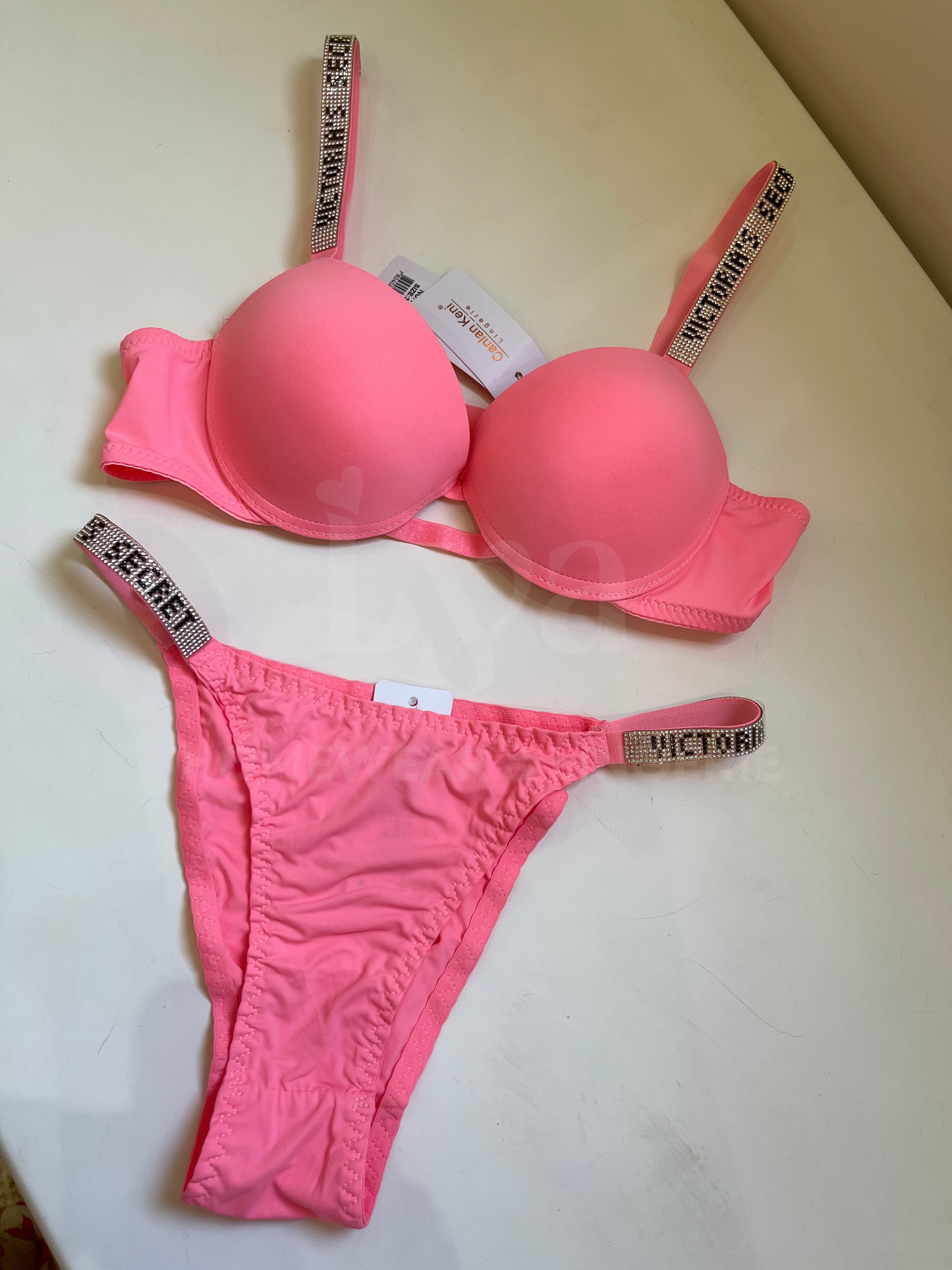 VICTORIA'S SECRET SET