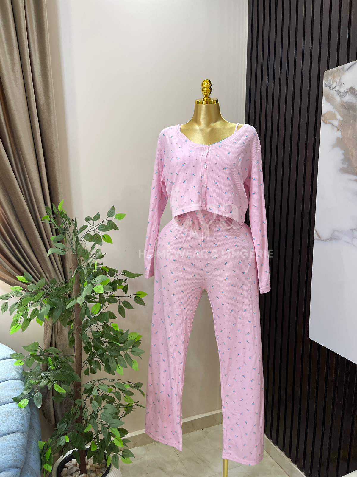 feminine 3-piece ribbed set