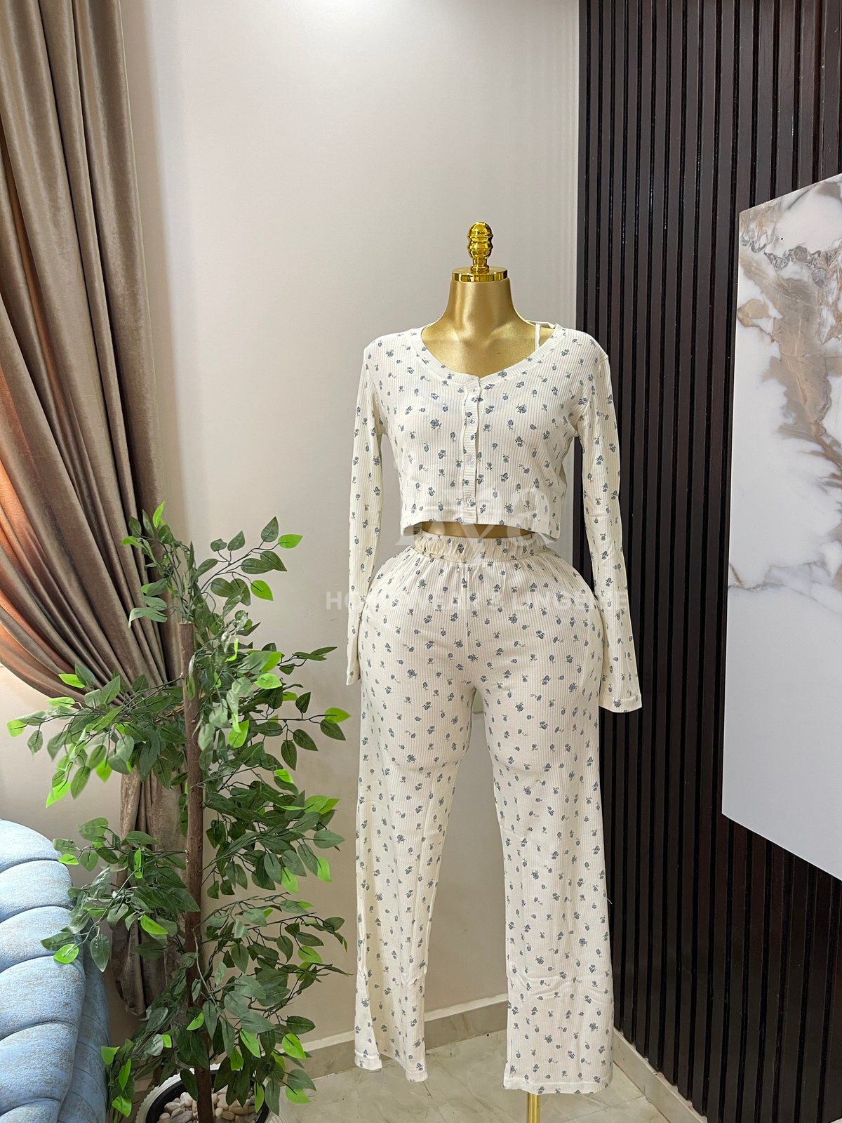 feminine 3-piece ribbed set
