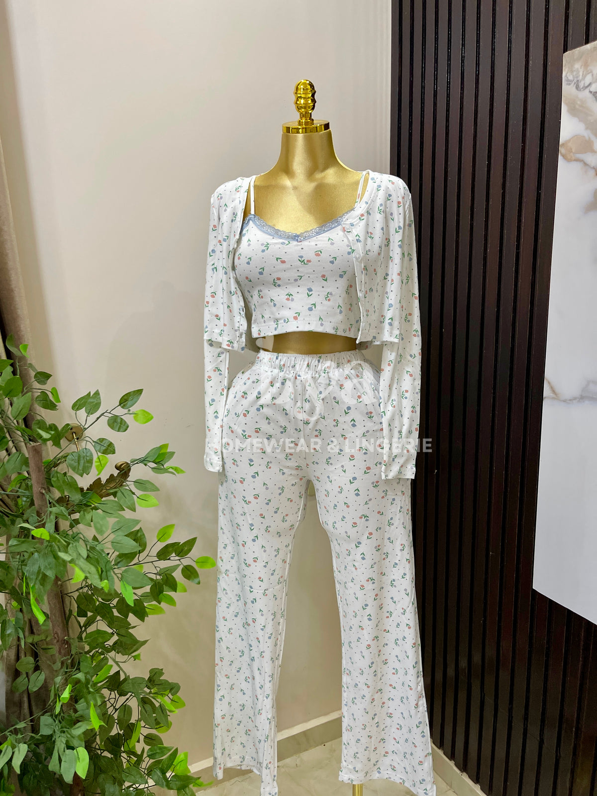 feminine 3-piece ribbed set