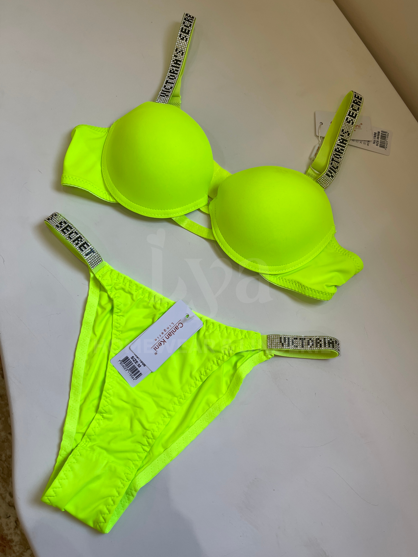VICTORIA'S SECRET SET