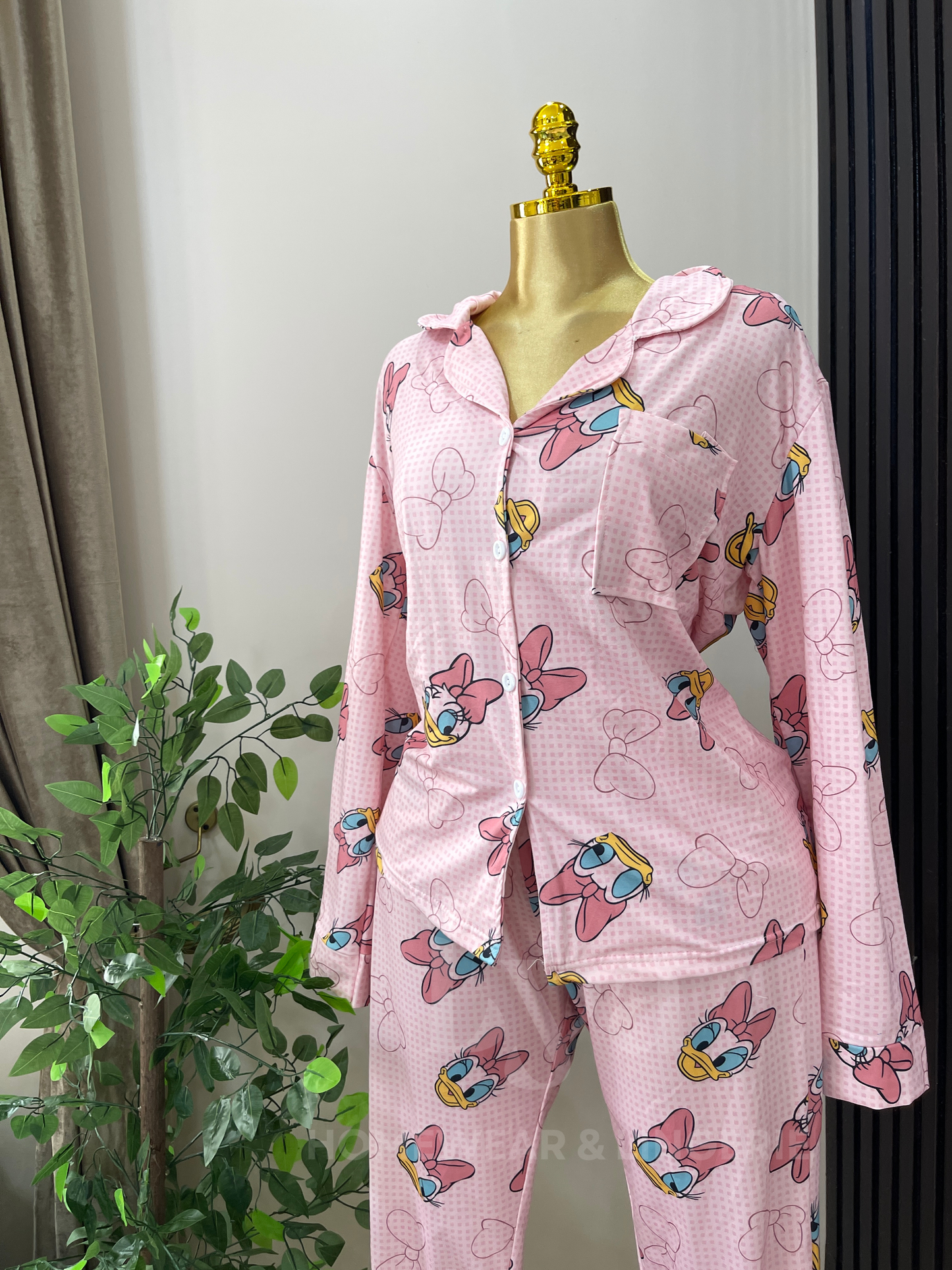 Donald Duck pink