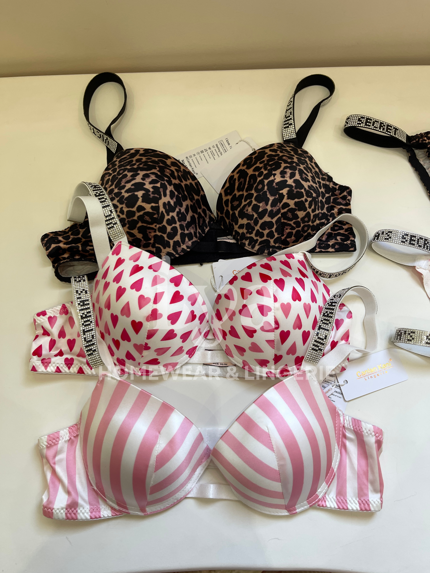 VICTORIA'S SECRET SET