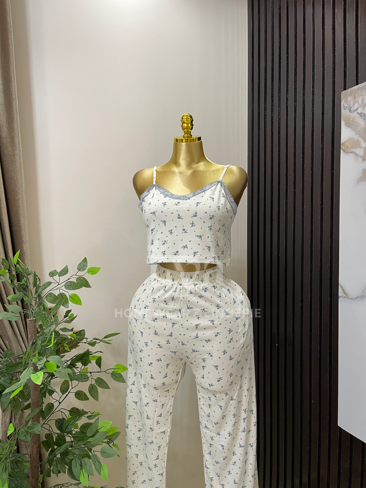 feminine 3-piece ribbed set